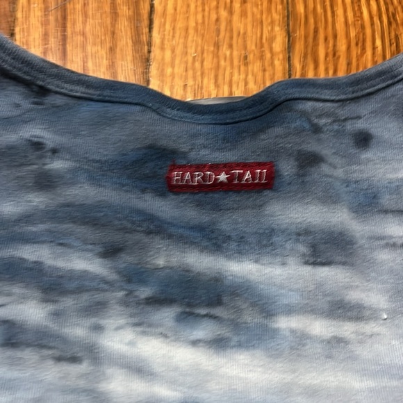 EUC Hard Tail Ballet Sleeve Scoop Neck 3/4 Length Arm Top Size Small - Picture 3 of 4